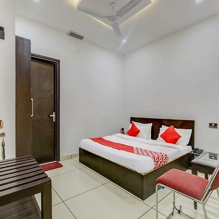 Oyo 27999 Hotel Deep Sirsa Eksteriør billede