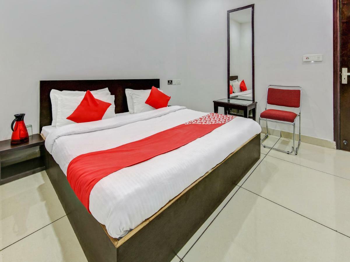 Oyo 27999 Hotel Deep Sirsa Eksteriør billede